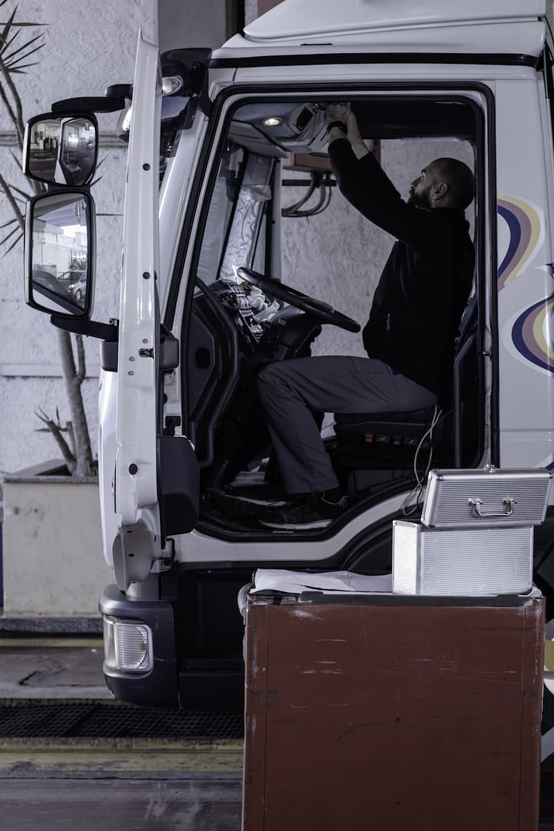 Gurrieri - Officina auto - camion - tachigrafi - Iveco - Piaggio a Vittoria